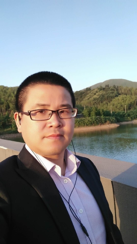 顾律师的第三张照片--南安相亲网
