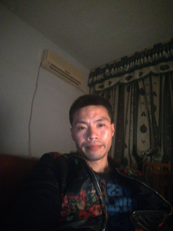 性情男儿的第一张照片--南安相亲网
