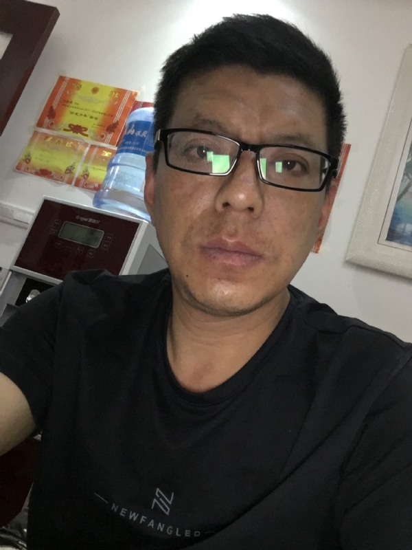 牵手的第三张照片--南安相亲网