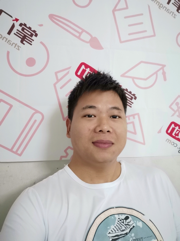 轻静地行走着的第一张照片--南安相亲网
