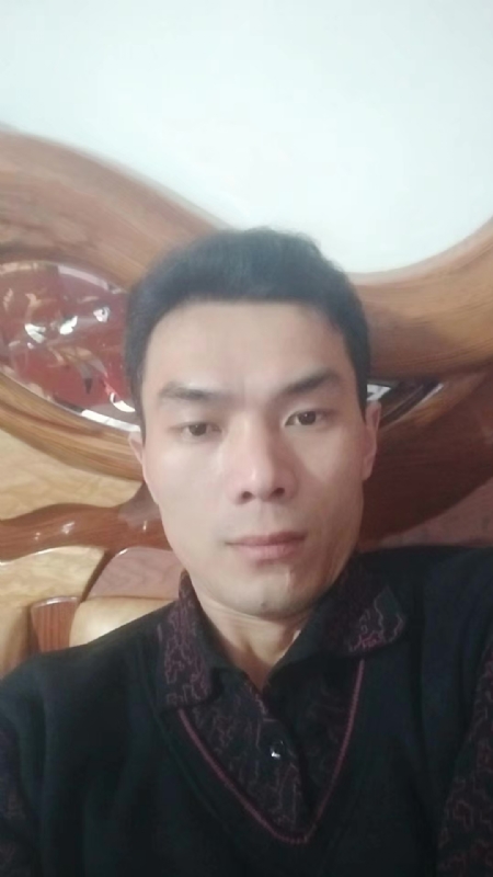 错把真心喂了狗的第四张照片--南安相亲网