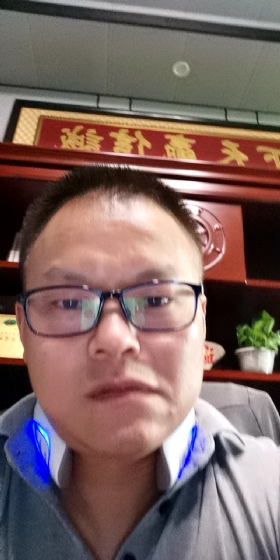 模具工匠的第一张照片--南安相亲网