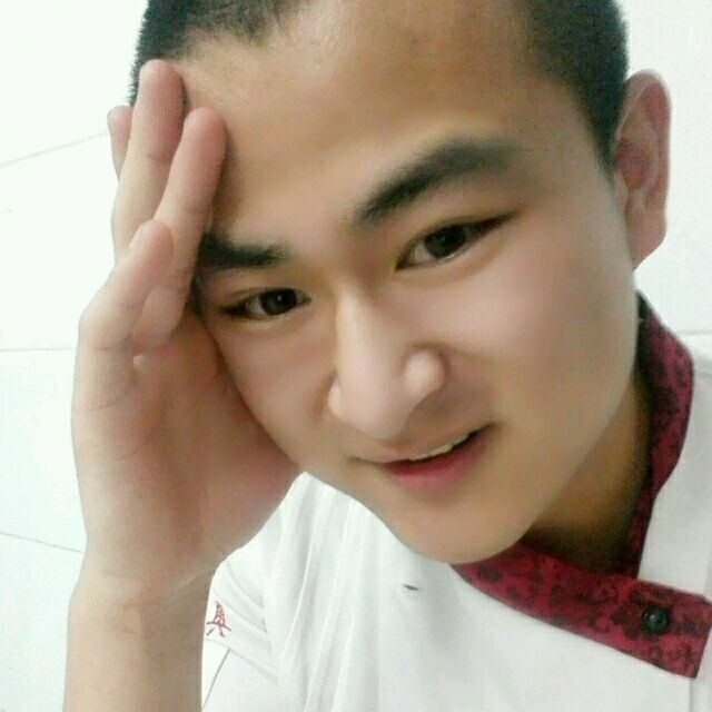 人潮拥挤的第一张照片--南安相亲网
