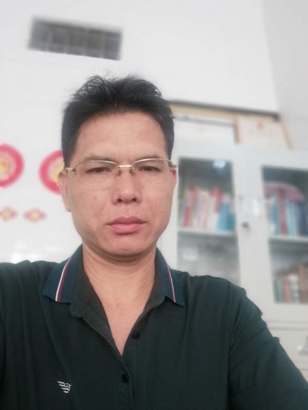后视镜的第二张照片--南安相亲网